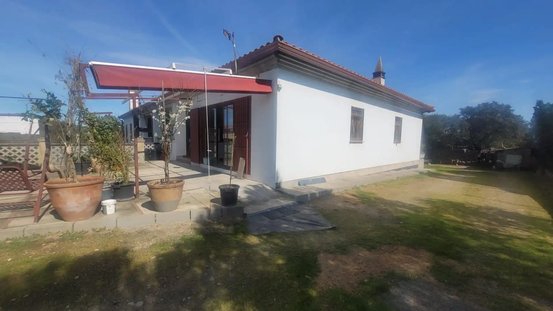 Vista exterior de Casa o xalet en venda en Casar de Cáceres amb Aire condicionat, Traster i Jacuzzi