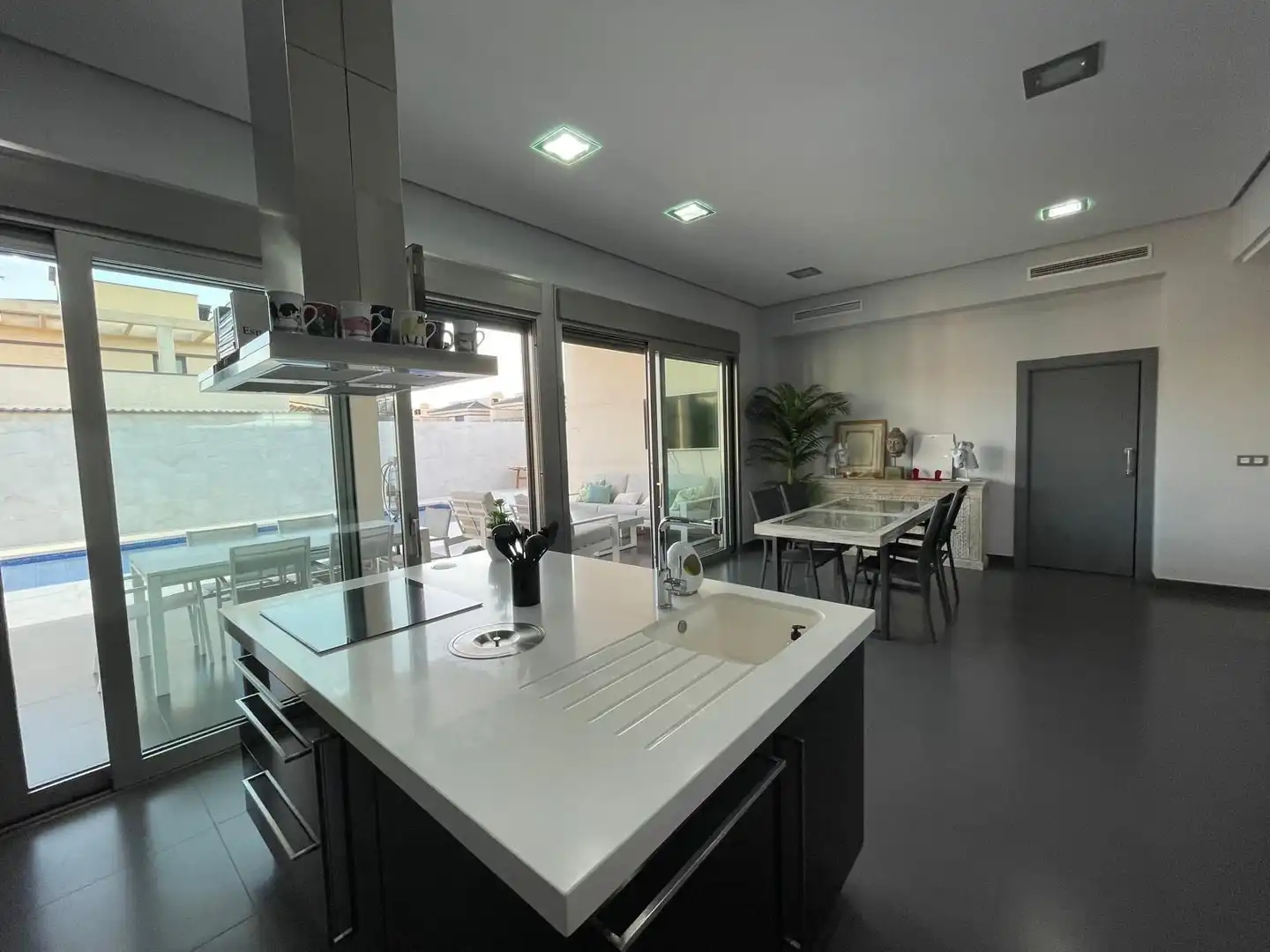 Kitchen of Houses for sale in Mutxamel  with Air Conditioner, Private garden and Storage room