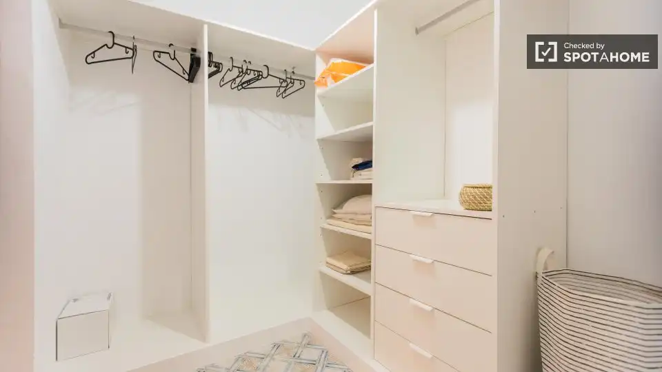 Bedroom of Flat for rent in Valencia  with Air Conditioner, Heating and Furnished