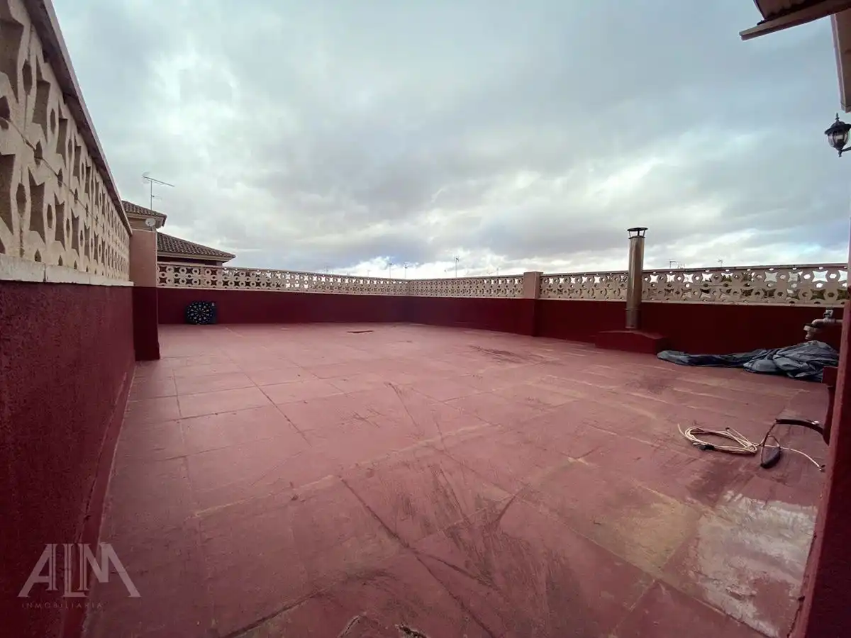 Terrassa de Casa o xalet en venda en Manzanares amb Aire condicionat, Calefacció i Jardí privat