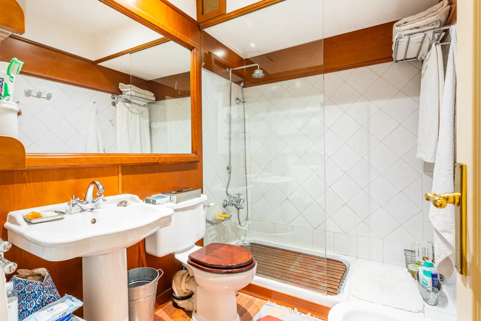 Bathroom of Detached homes for sale in Las Rozas de Madrid  with Air Conditioner, Heating and Private garden