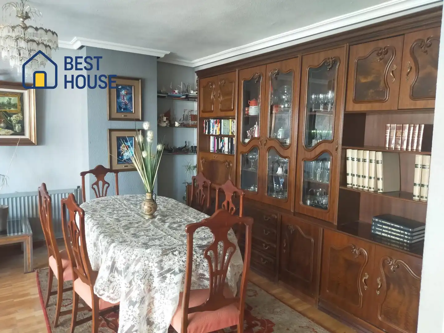 Comedor de Piso en venta en León Capital  con Calefacción, Terraza y Trastero