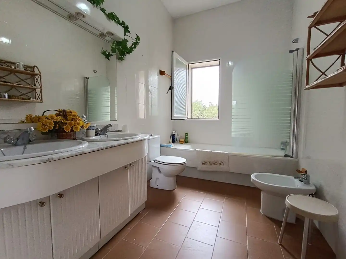Baño de Finca rústica en venta en Olías del Rey con Calefacción, Jardín privado y Trastero