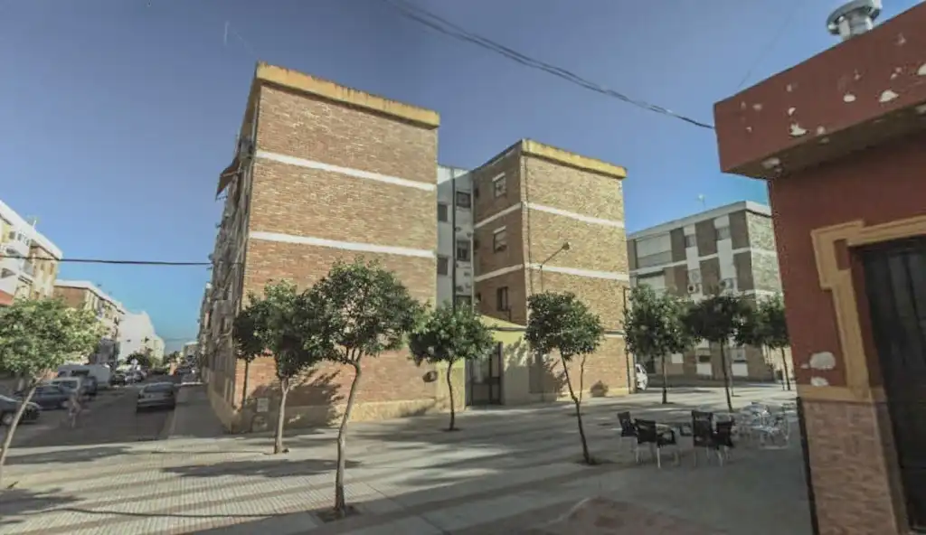 Vista exterior de Pis en venda en Dos Hermanas
