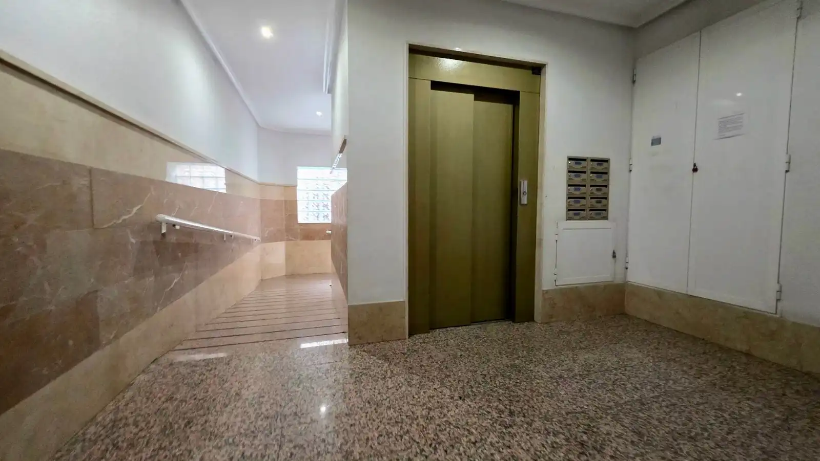 Flat for sale in Elche / Elx  with Air Conditioner, Heating and Storage room