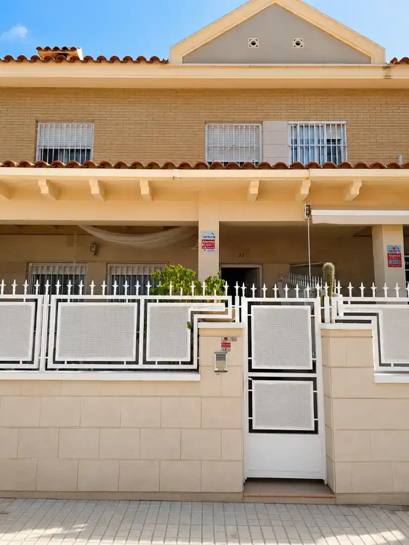Vista exterior de Dúplex en venda en Elche / Elx amb Aire condicionat i Balcó