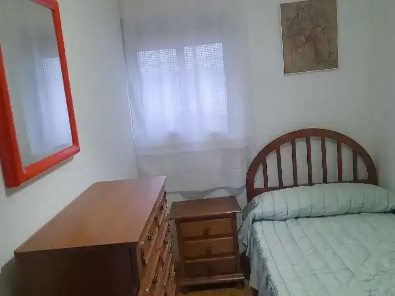 Dormitori de Casa adosada de lloguer en Alcántara amb Aire condicionat i Moblat