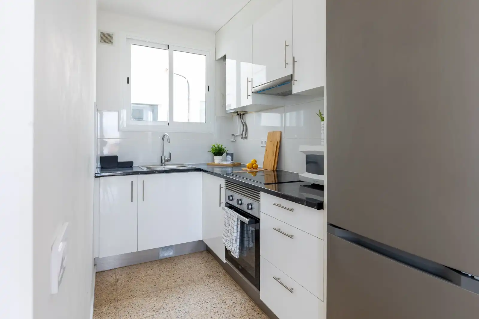 Kitchen of Flat for rent in Terrassa  with Furnished, Oven and Washing machine