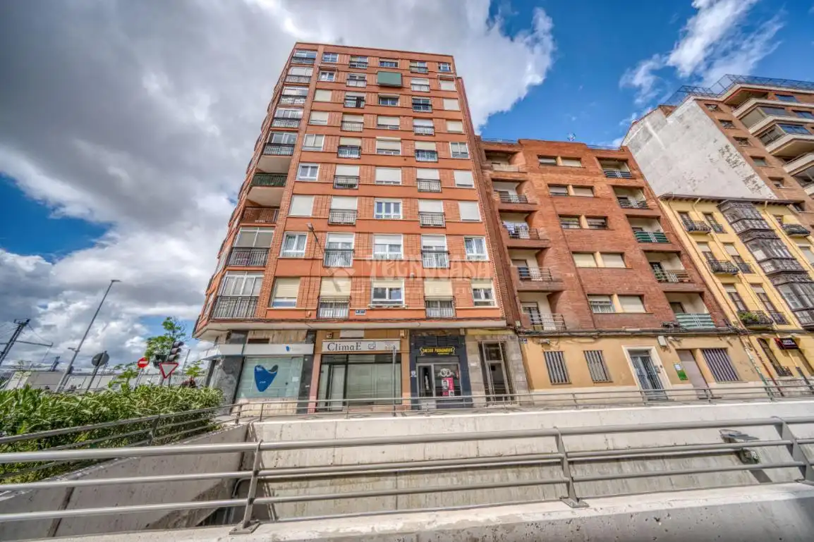 Vista exterior de Piso en venta en Valladolid con Calefacción