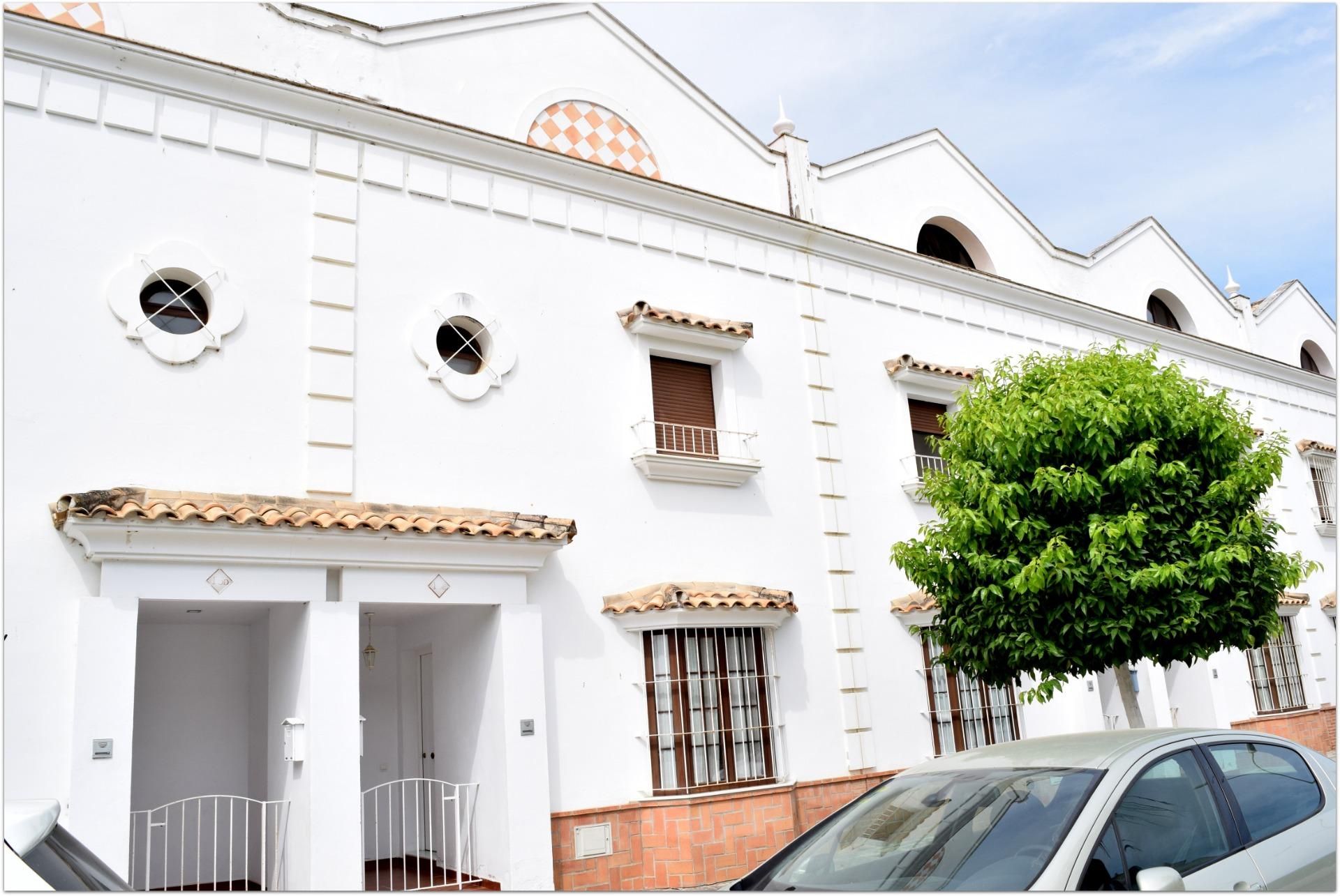 Exterior view of Single-family semi-detached to rent in Santiponce  with Terrace