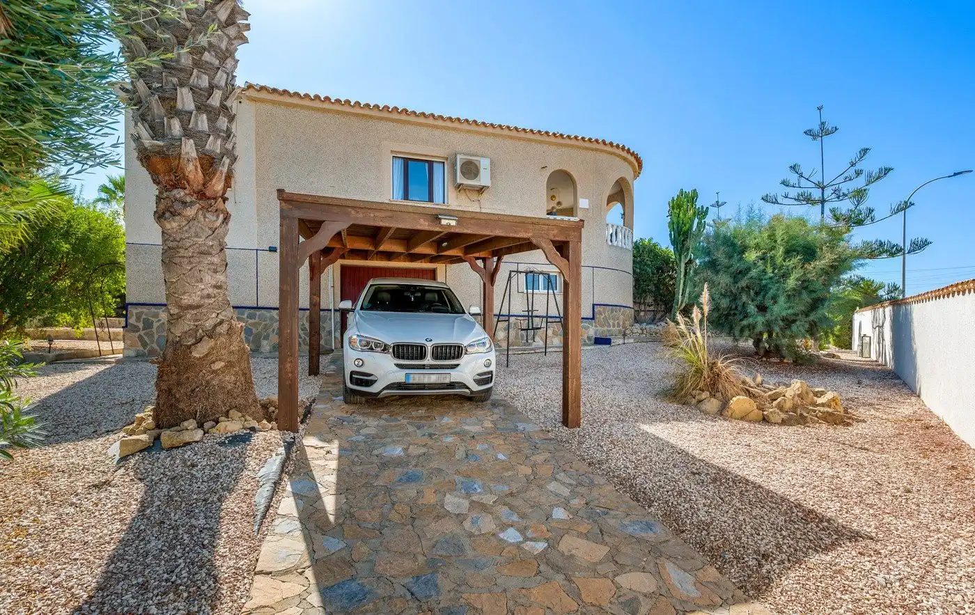 Vista exterior de Casa o chalet en venta en Callosa de Segura con Calefacción, Jardín privado y Terraza
