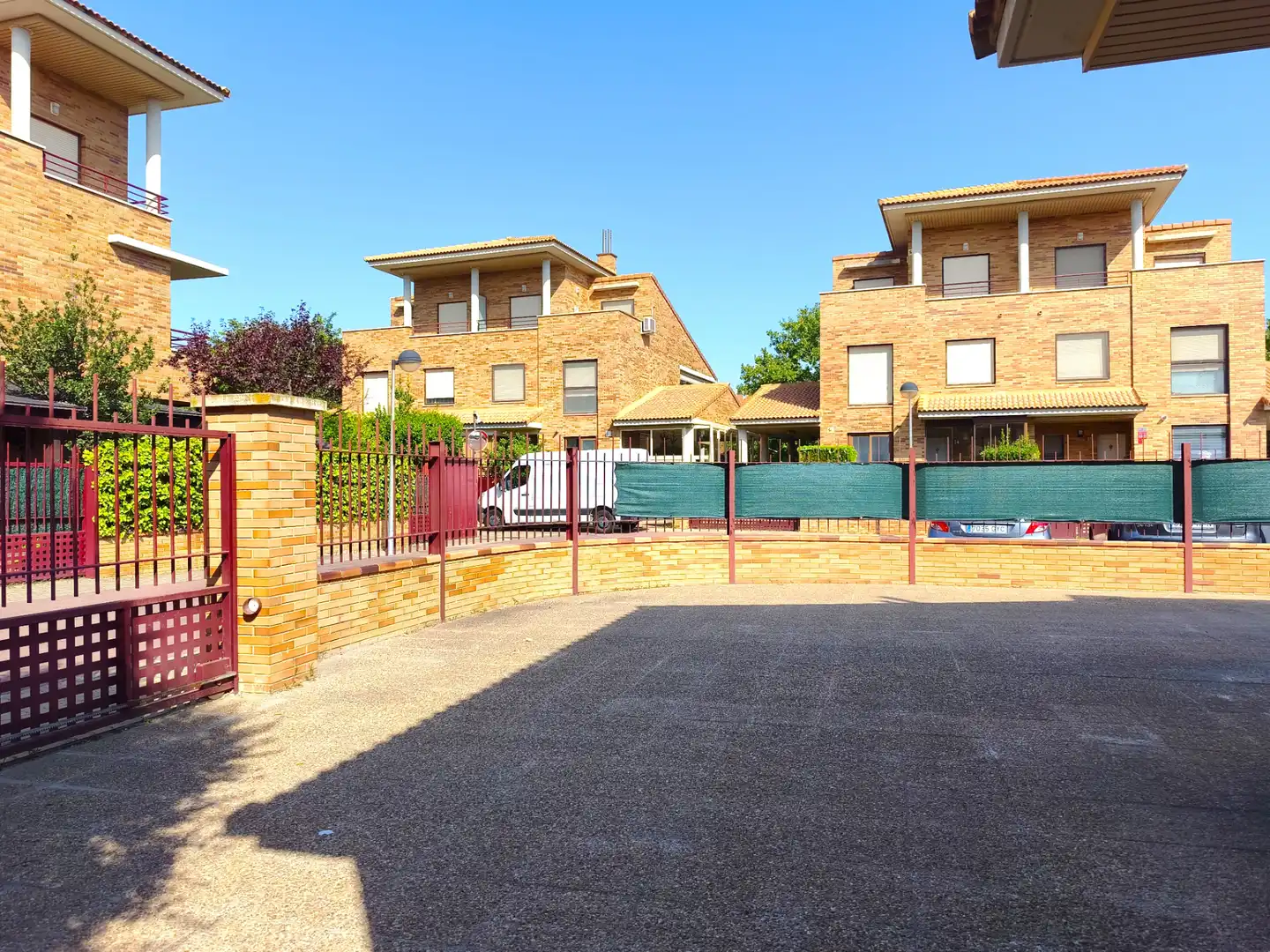 Vista exterior de Casa o chalet en venta en Zaragoza con Aire acondicionado, Jardín privado y Parquet