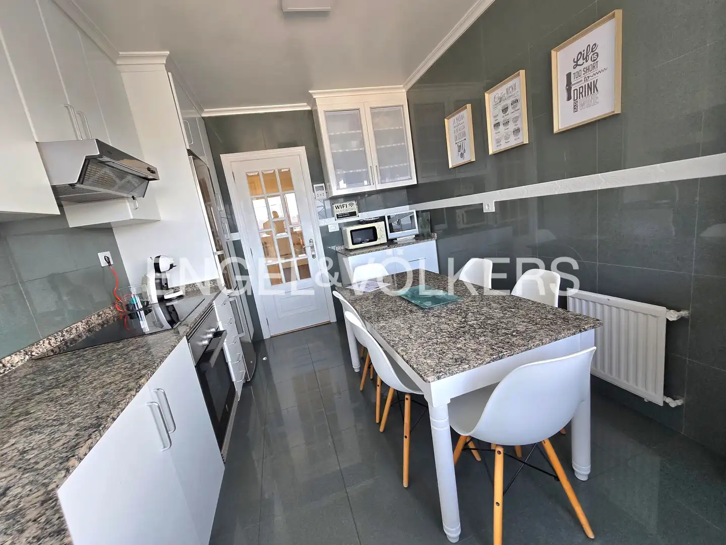 Cocina de Piso en venta en Vigo  con Calefacción, Terraza y Balcón