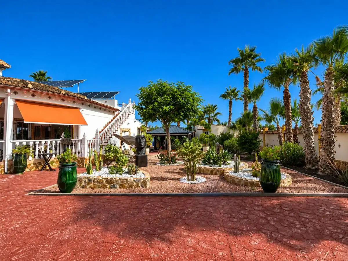 Detached house with pool for sale in Cam. de los Abadia, imagen 9
