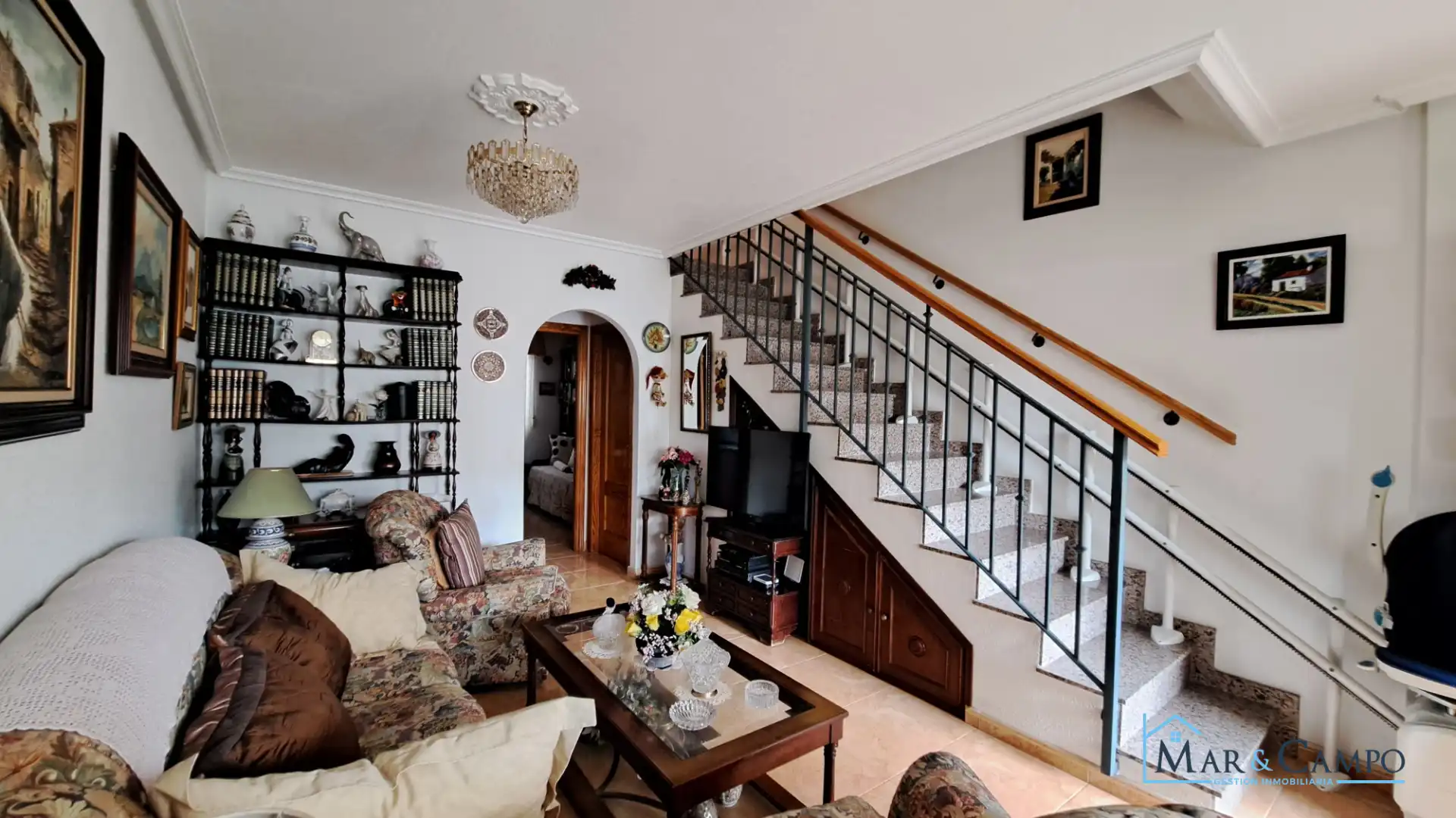 Sala d'estar de Casa adosada en venda en San Javier amb Aire condicionat, Jardí privat i Moblat