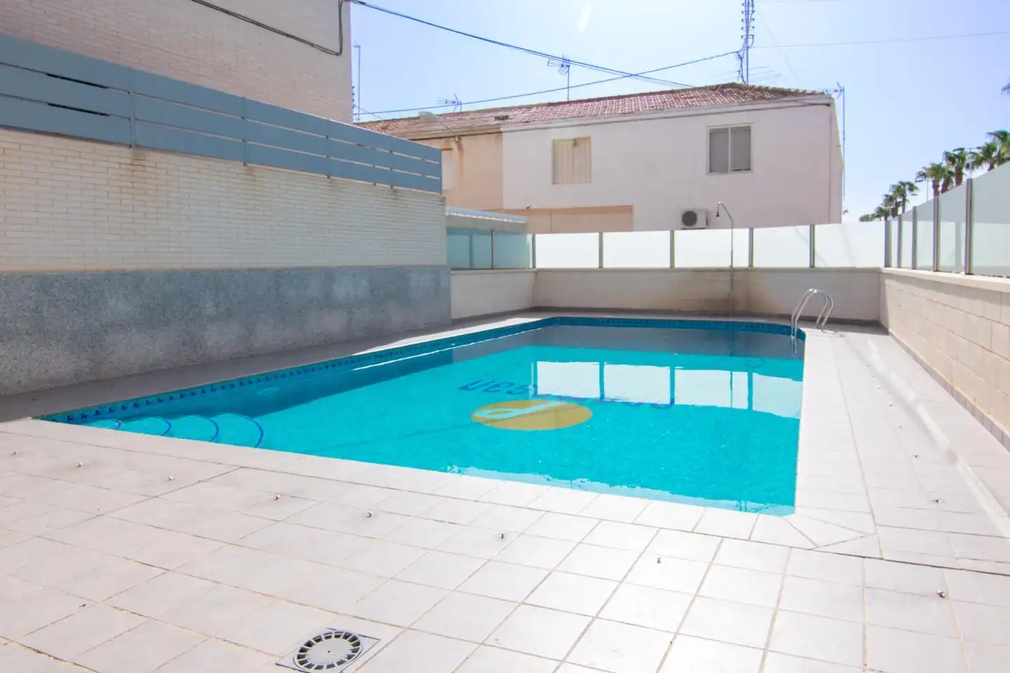 Schwimmbecken von Wohnung zum Verkauf in Santa Pola mit Klimaanlage, Terrasse und Schwimmbad