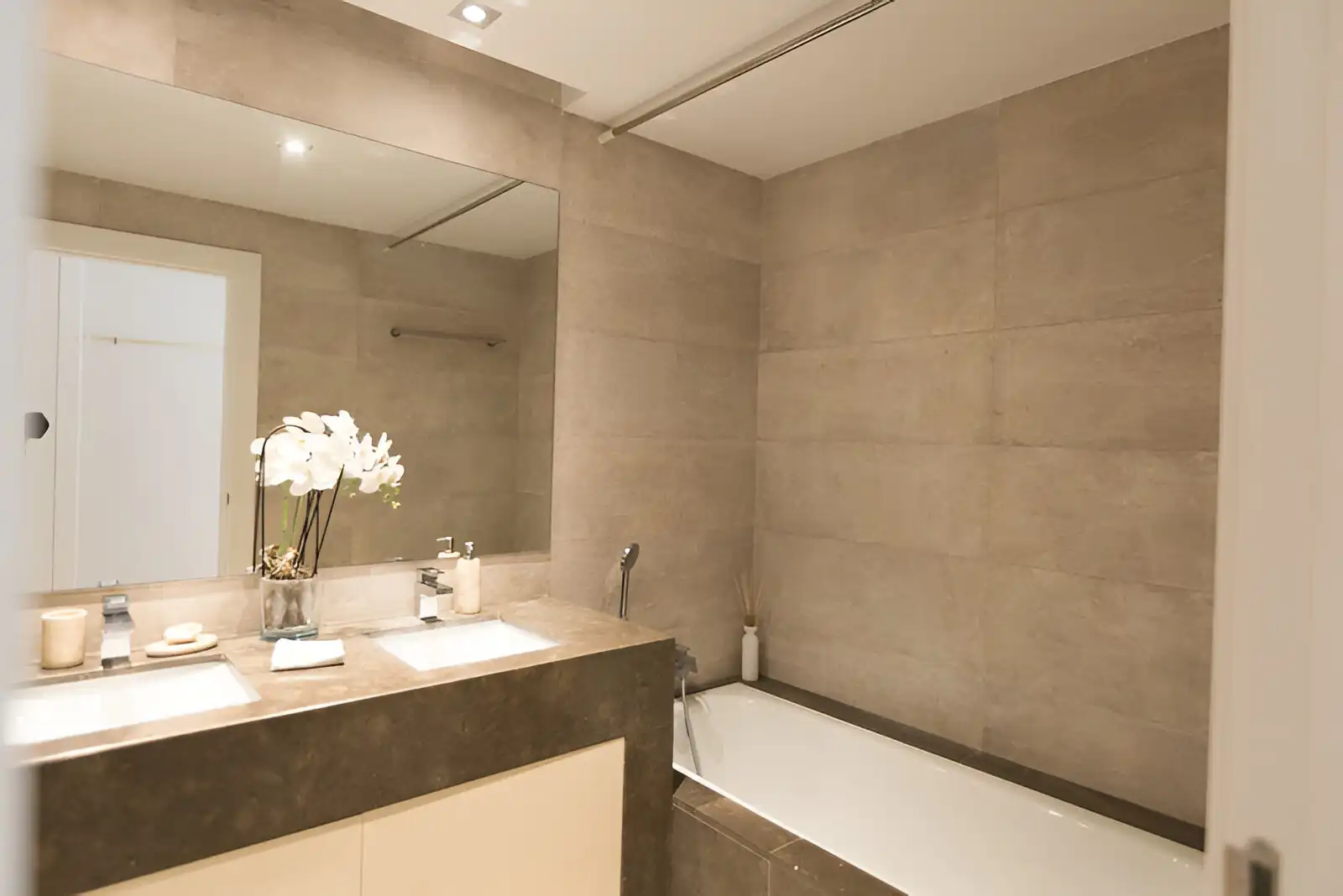 Vivienda con piscina en venta en Nueva Andalucía, imagen 19
