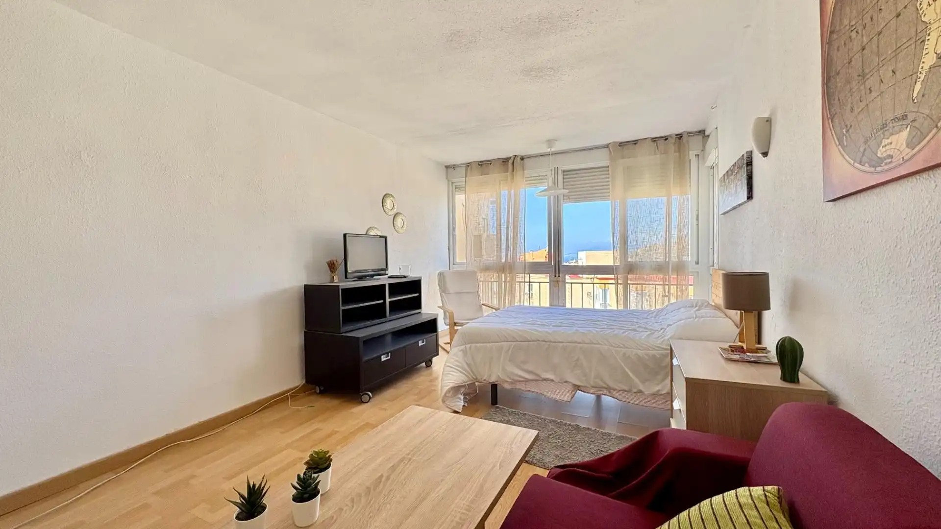 Sala de estar de Piso en venta en Rincón de la Victoria con Amueblado y Piscina comunitaria