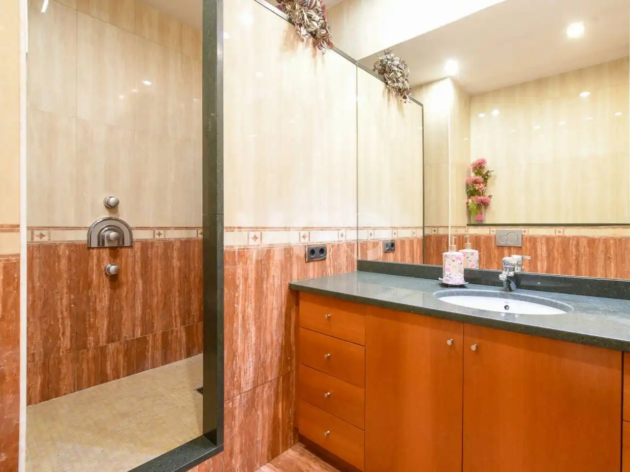 Flat with terrace for sale in Calle Montesquiu, imagen 29