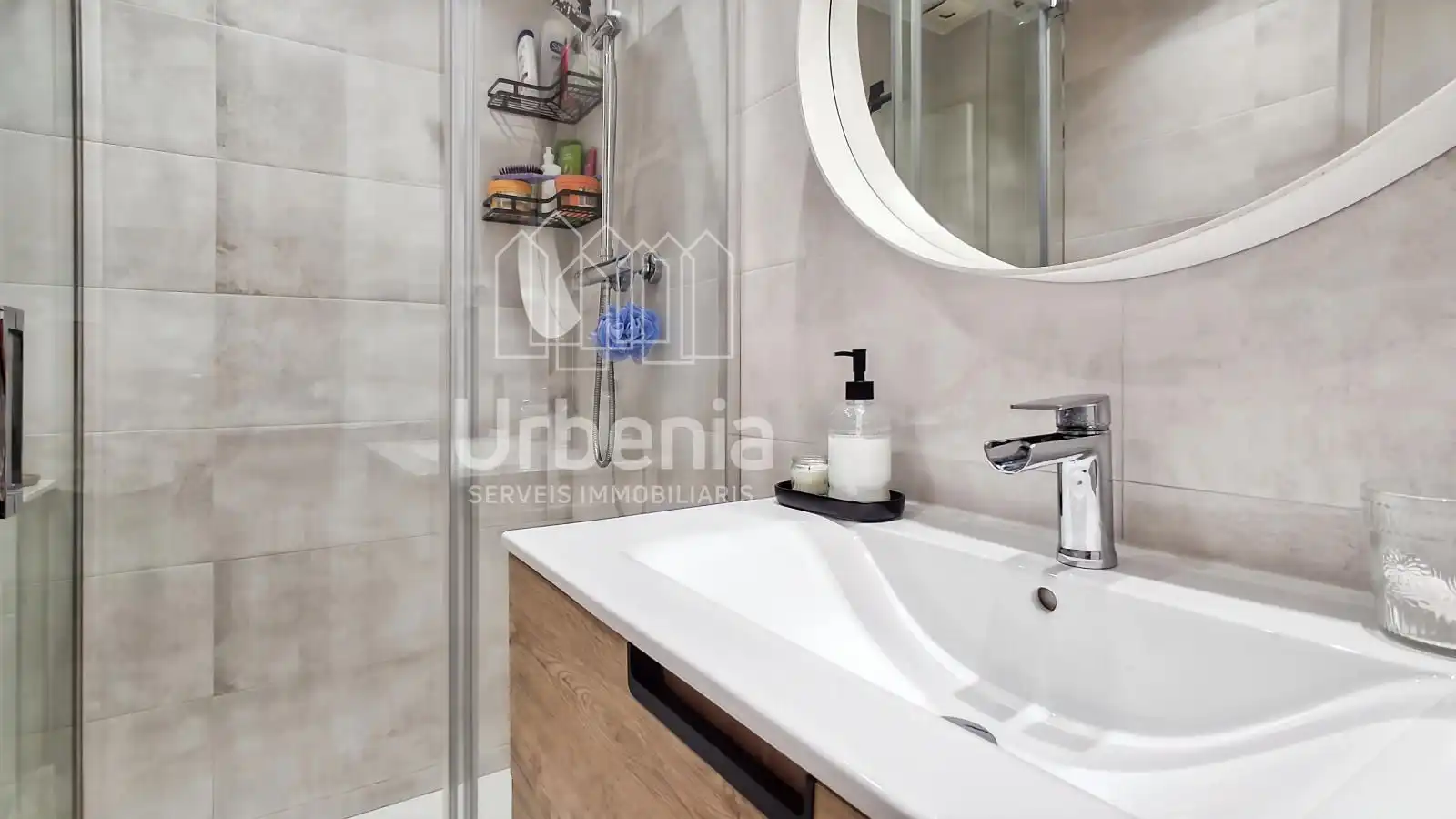 Baño de Piso en venta en Mataró con Aire acondicionado, Calefacción y Terraza