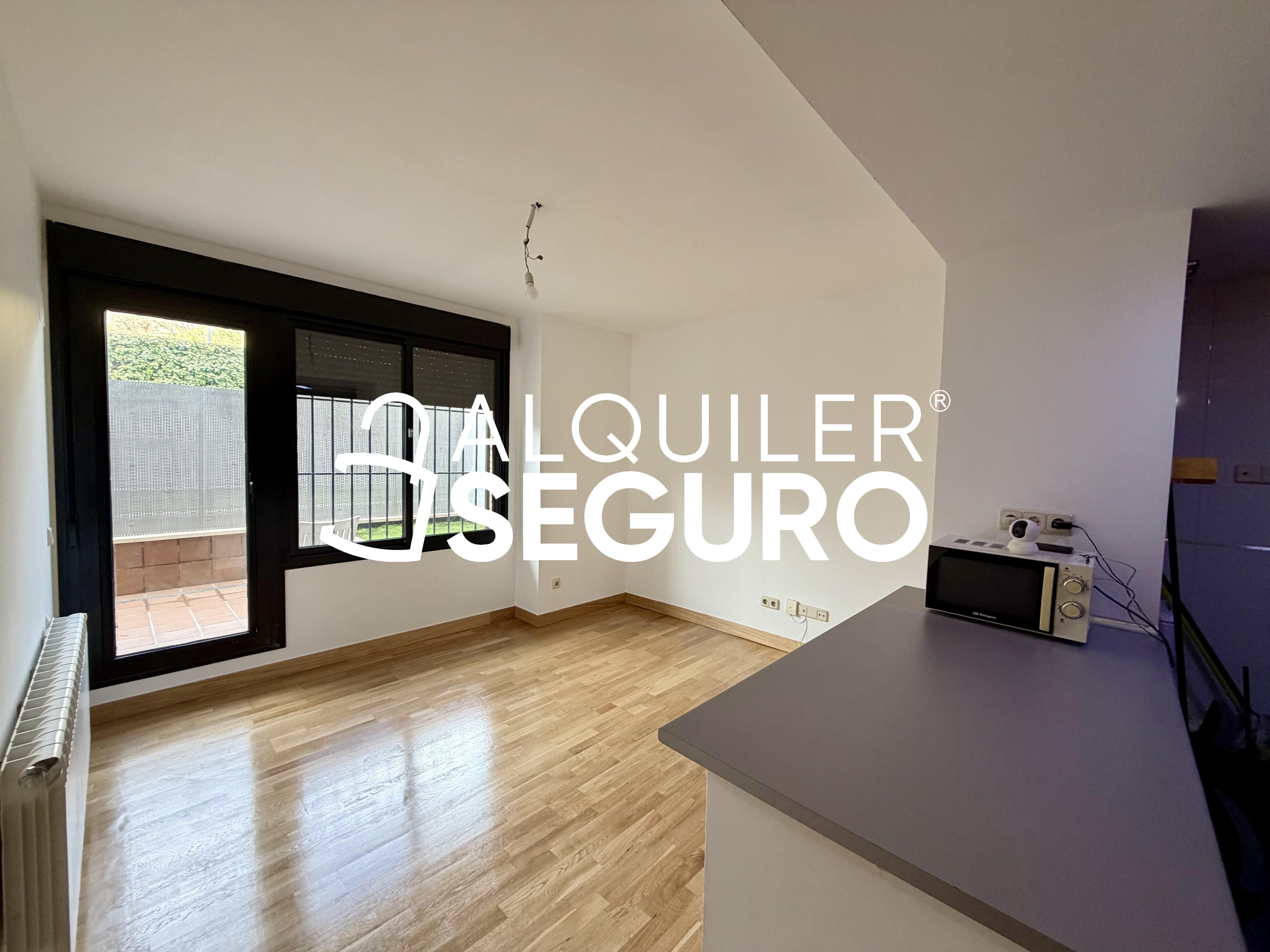 Exterior view of Flat to rent in Valdemoro  with Heating, Terrace and Storage room