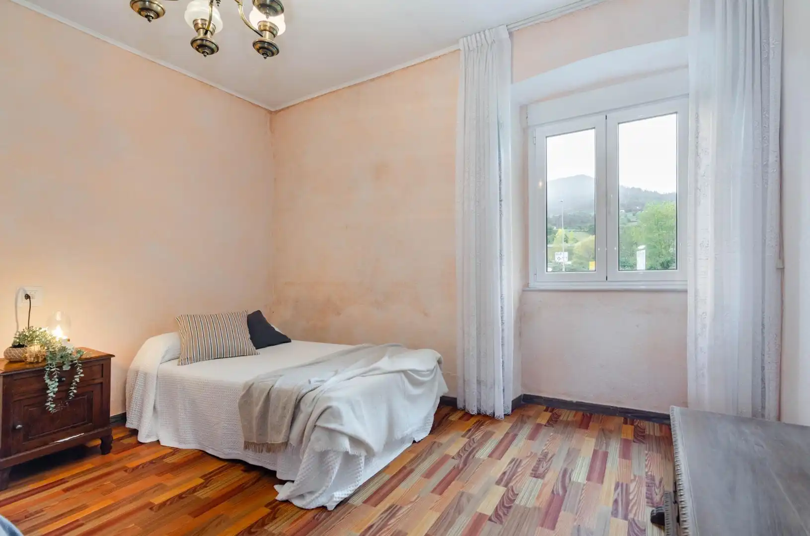 Habitación de Casa o chalet en venta en Salas con Calefacción, Jardín privado y Amueblado