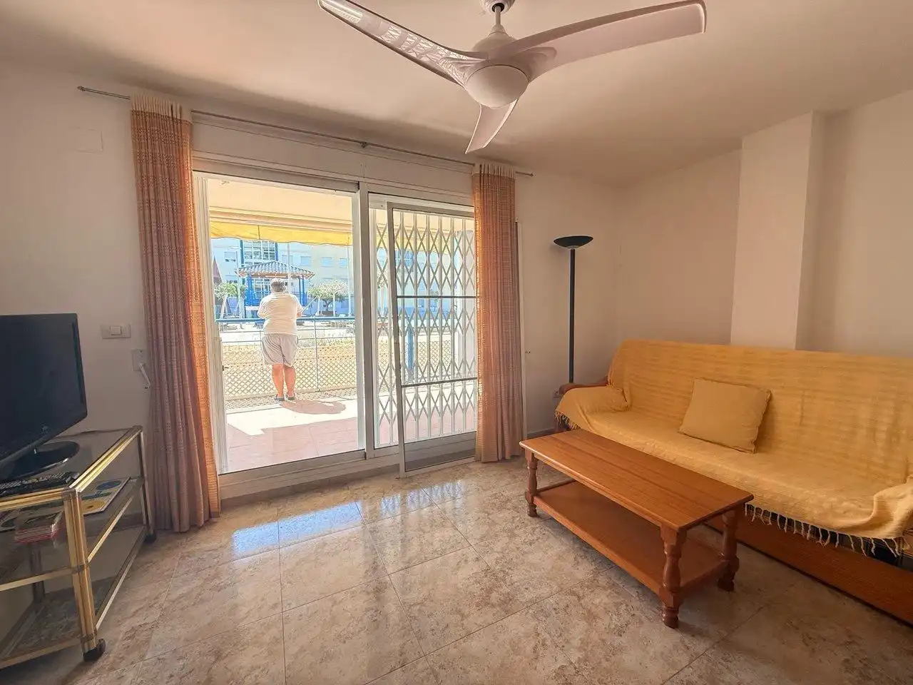 Sala d'estar de Pis en venda en Chilches / Xilxes amb Aire condicionat, Jardí privat i Terrassa