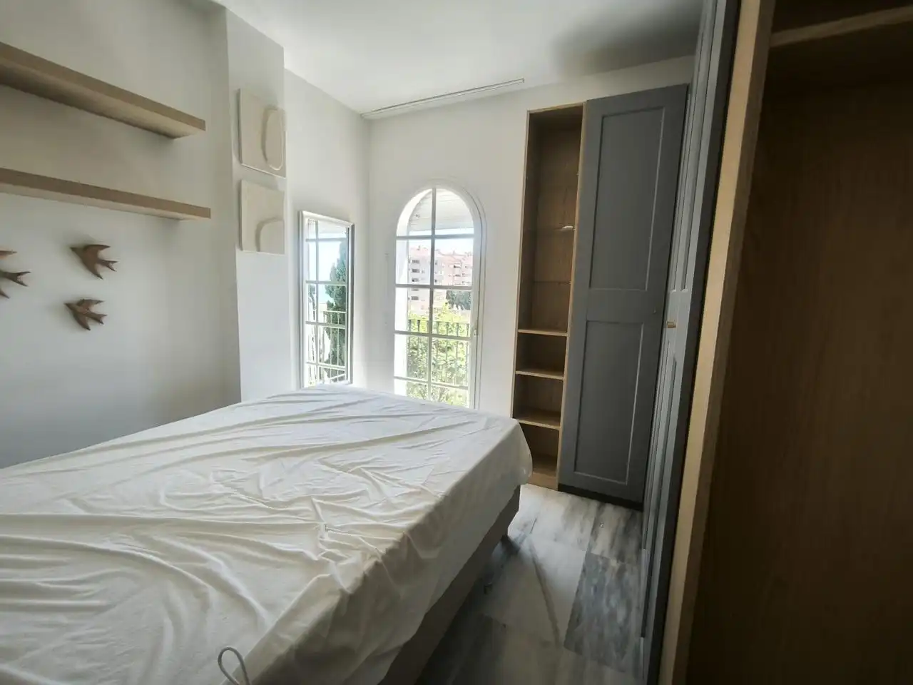 Schlafzimmer von Wohnung zur Miete in Benalmádena mit Klimaanlage, Möbliert und Gemeinschaftspool