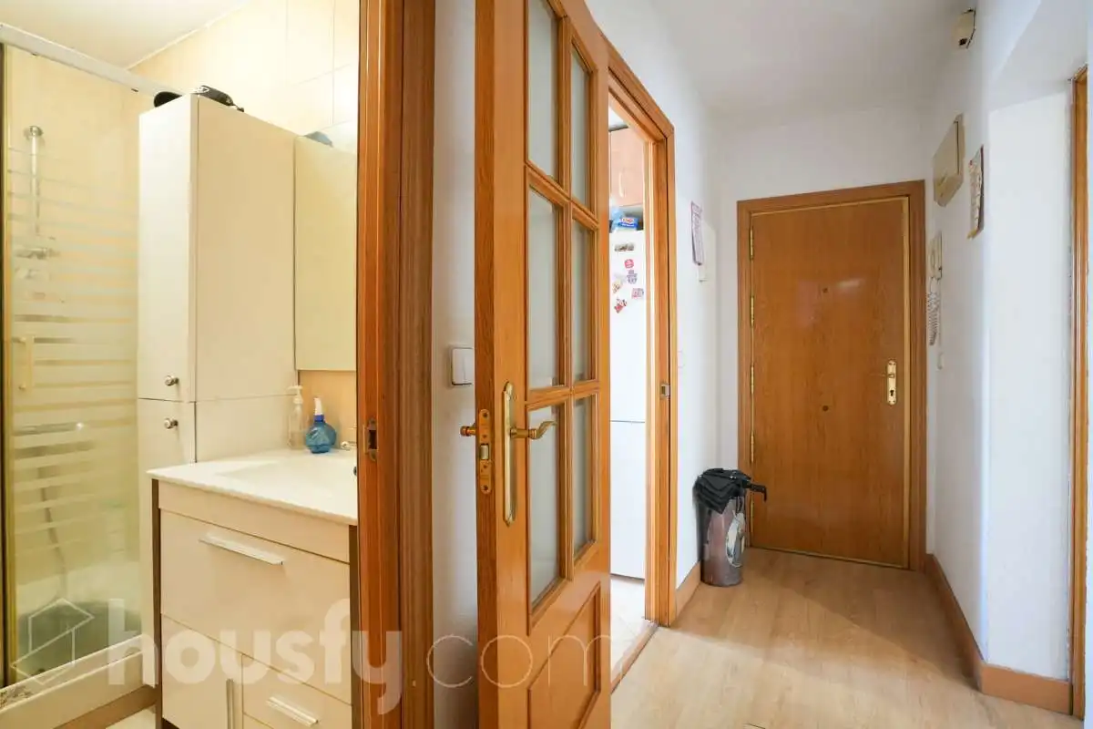 Piso en venta en Madrid con Calefacción, Terraza y Balcón