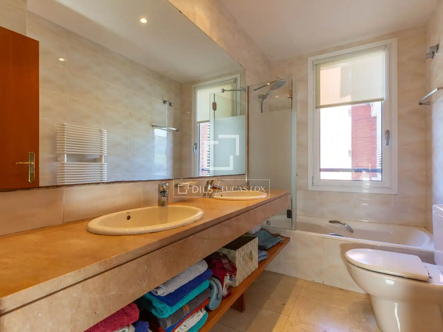 Bathroom of Flat for sale in Esplugues de Llobregat  with Air Conditioner, Heating and Private garden