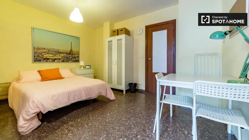 Bedroom of Flat for rent in Valencia  with Air Conditioner, Heating and Furnished
