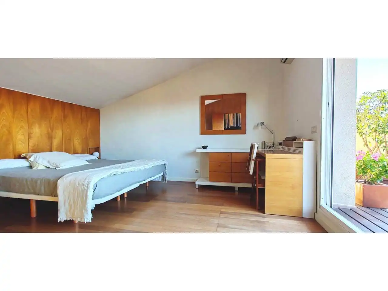 Dormitori de Casa o xalet en venda en Figueres amb Aire condicionat, Calefacció i Jardí privat