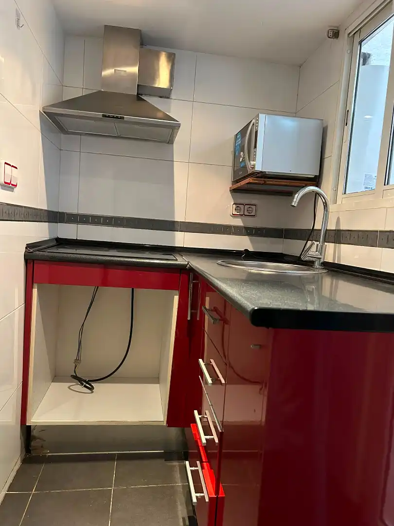 Cuina de Estudi en venda en Santa Coloma de Gramenet amb Alarma