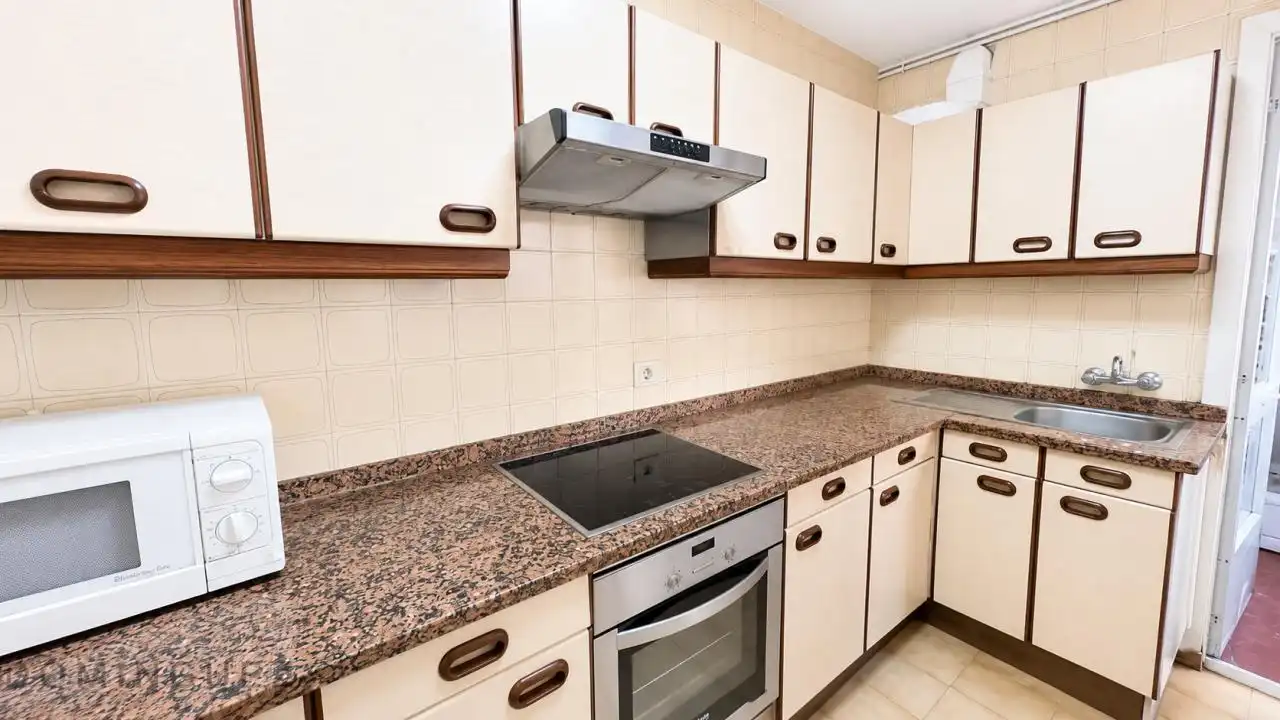 Kitchen of Flat for rent in Vigo   with Heating, Furnished and Balcony