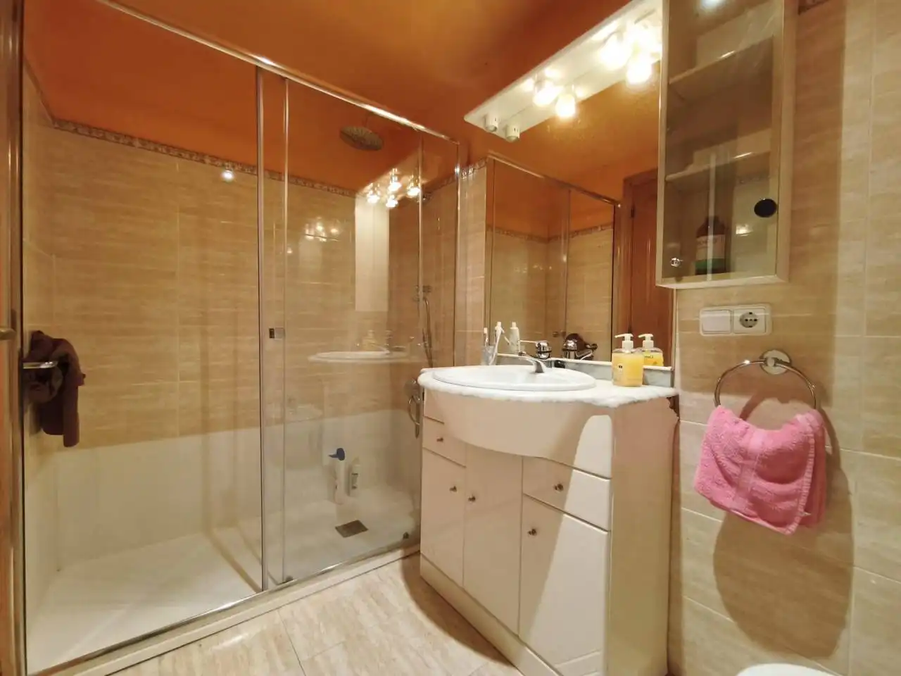 Bathroom of Flat for sale in Burgos  with Heating, Parquet flooring and Terrace