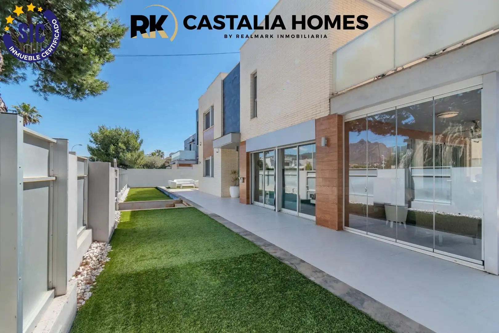 Vista exterior de Casa o xalet en venda en Benicasim / Benicàssim amb Aire condicionat, Calefacció i Jardí privat