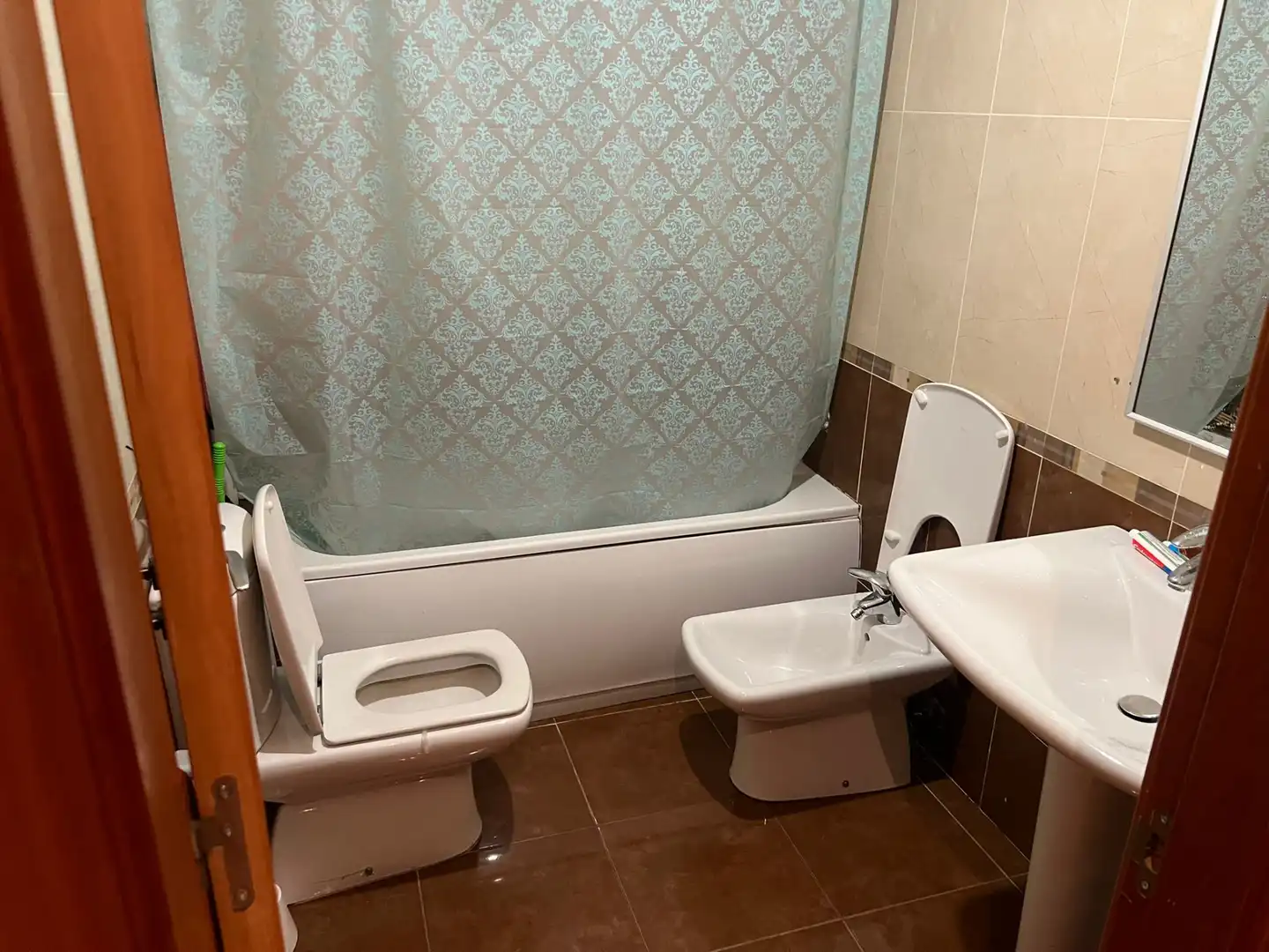 Baño de Piso en venta en Guijuelo con Calefacción y Amueblado