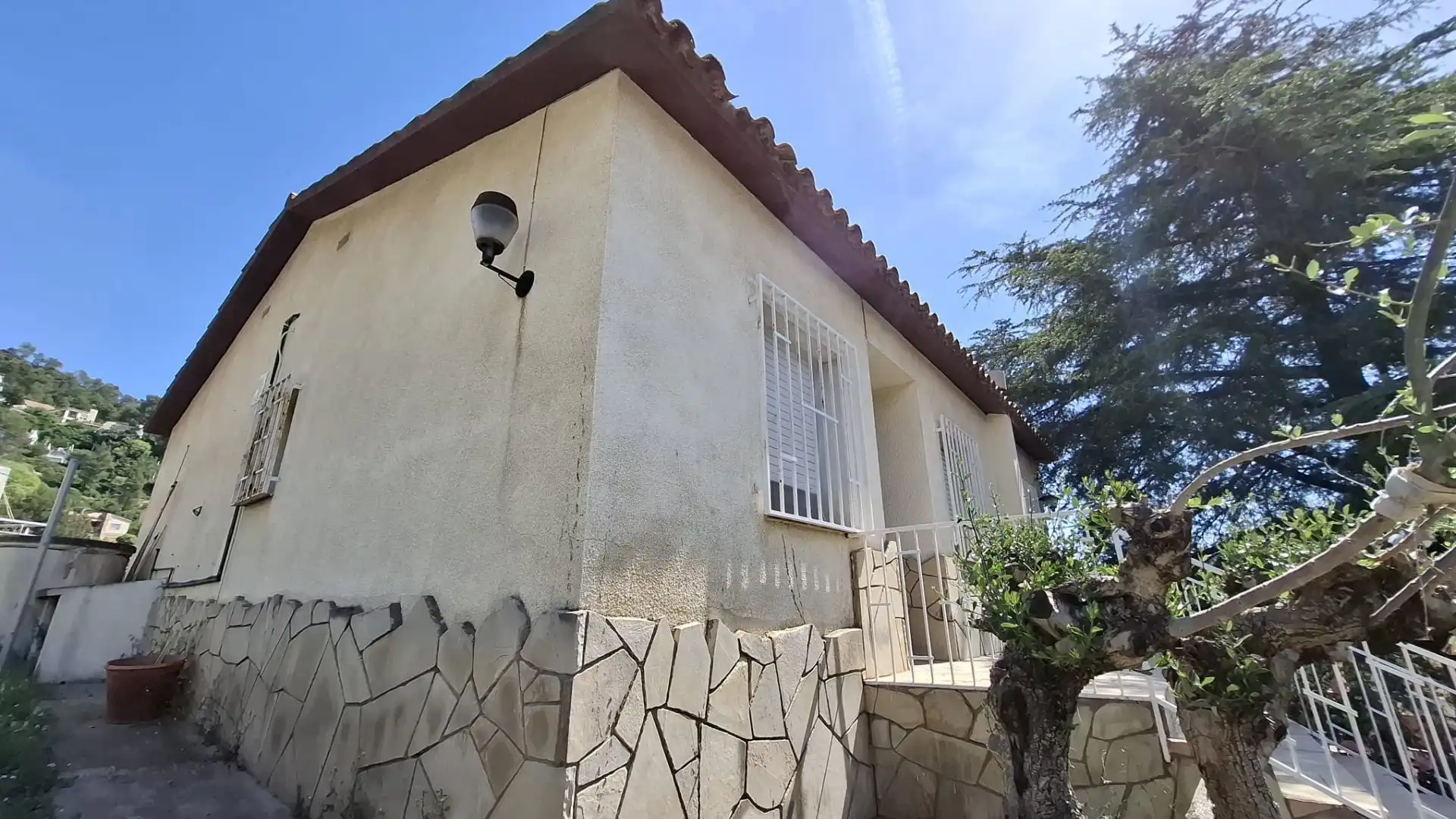 Vista exterior de Casa o chalet en venta en Vallirana con Aire acondicionado, Jardín privado y Terraza