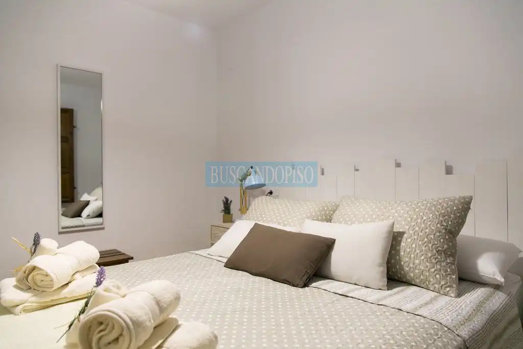 Habitación de Apartamento en venta en Ajamil de Cameros con Calefacción, Amueblado y Balcón