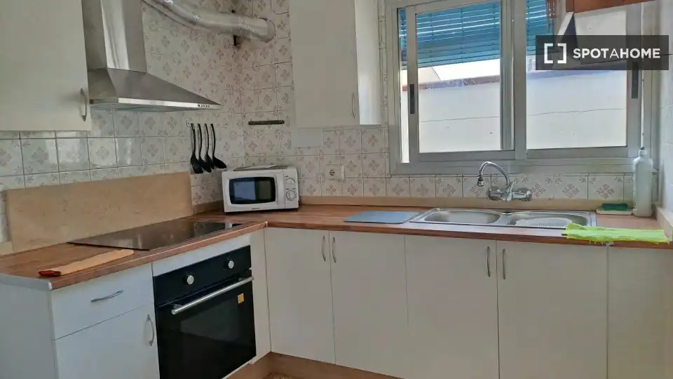 Kitchen of Flat for share in Carcaixent, Valencia