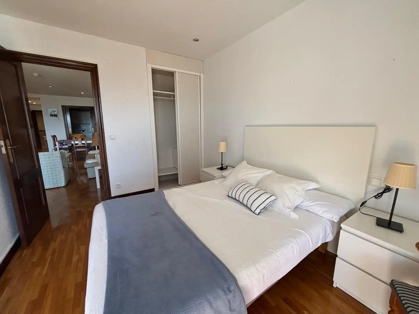 Habitación de Piso de alquiler en  Pamplona / Iruña con Calefacción, Parquet y Terraza