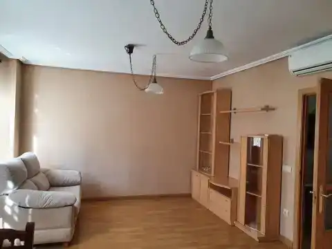 Sala d'estar de Pis en venda en Ciempozuelos amb Aire condicionat, Jardí privat i Parquet
