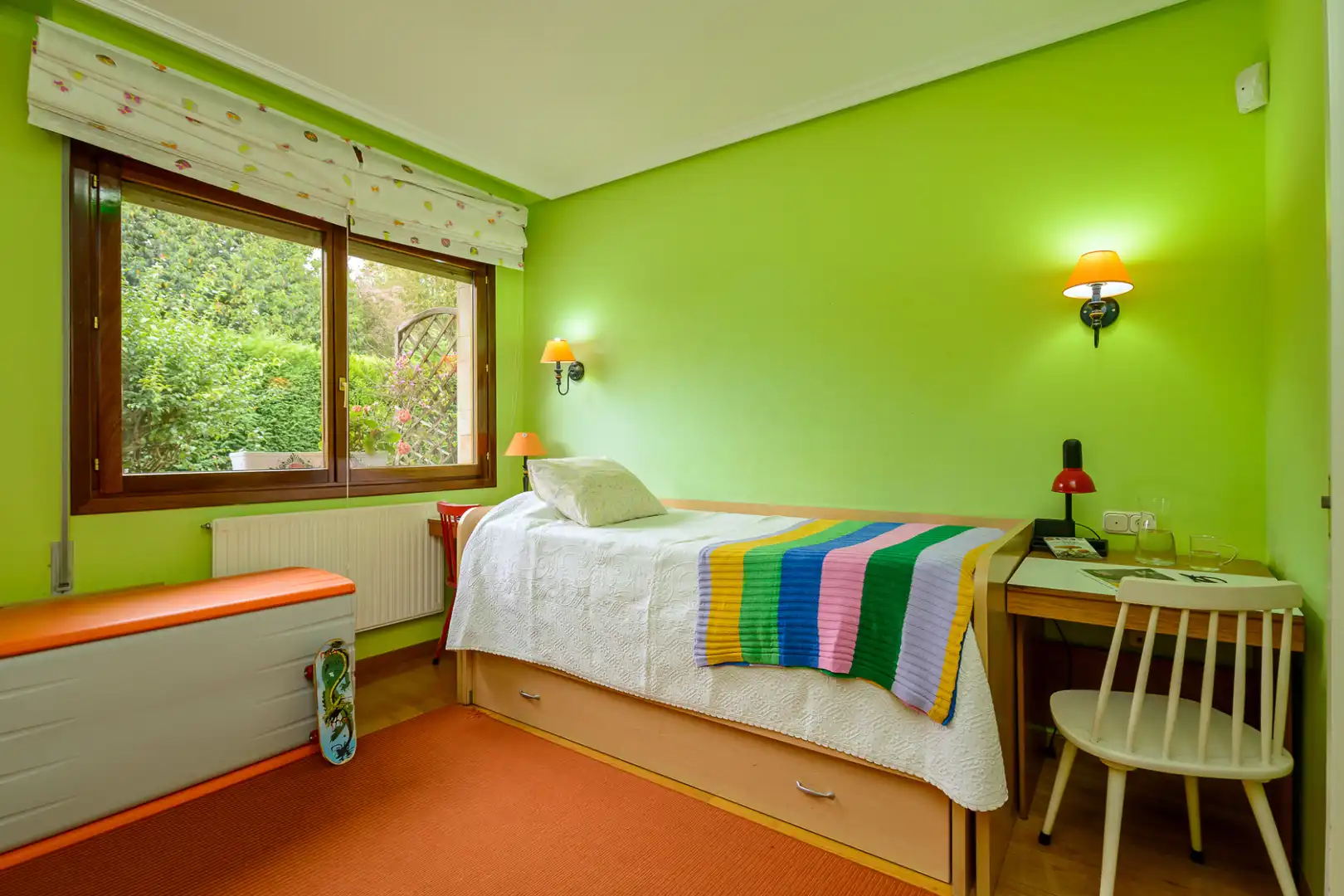 Habitación de Casa o chalet en venta en Oviedo  con Calefacción, Jardín privado y Parquet
