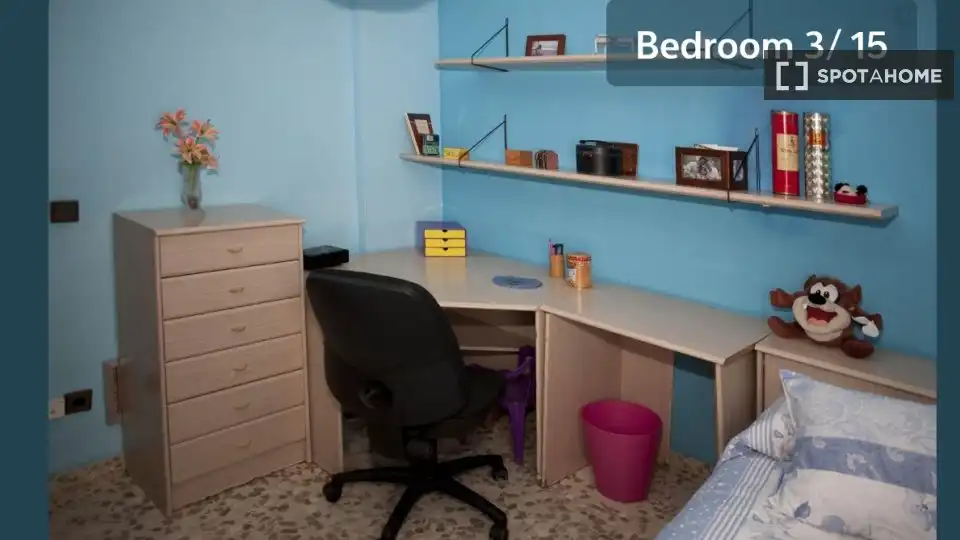 Bedroom of Flat for share in Sevilla  with Air Conditioner, Terrace and Furnished