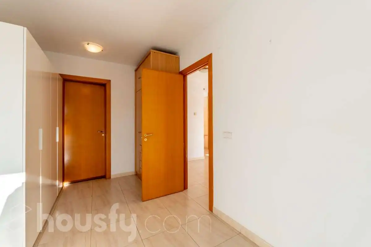 Wohnung zum Verkauf in Sant Martí Sarroca mit Privatgarten, Abstellraum und Gemeinschaftspool