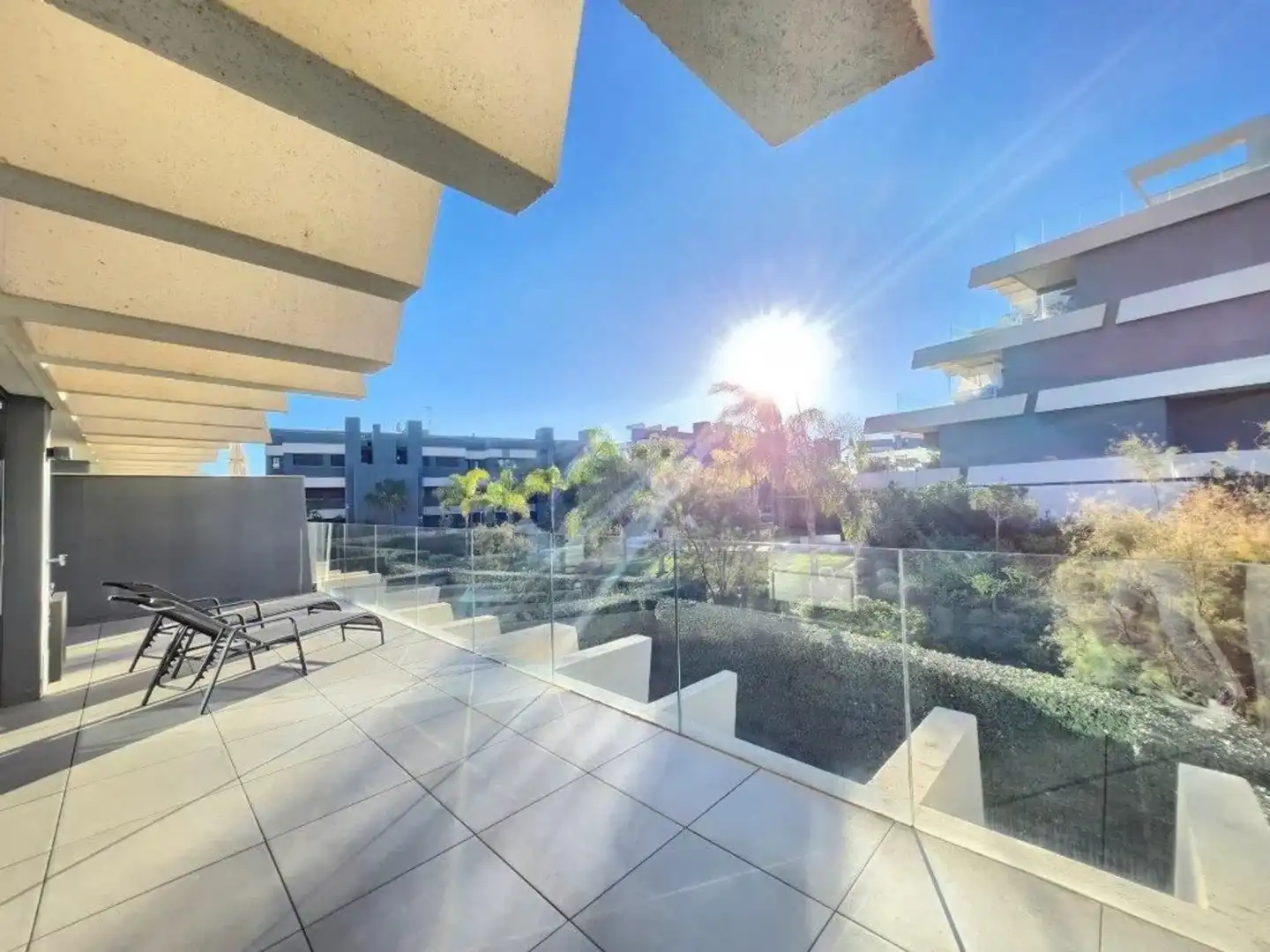 Terraza de Apartamento de alquiler en Estepona con Aire acondicionado, Calefacción y Sauna