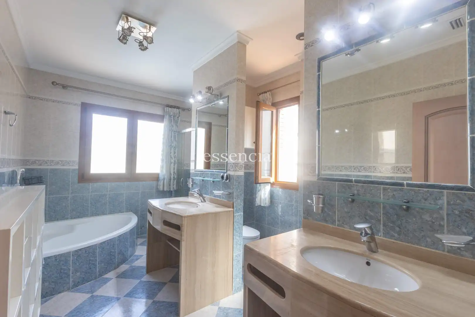 Baño de Casa o chalet en venta en Benirredrà con Jardín privado, Trastero y Piscina