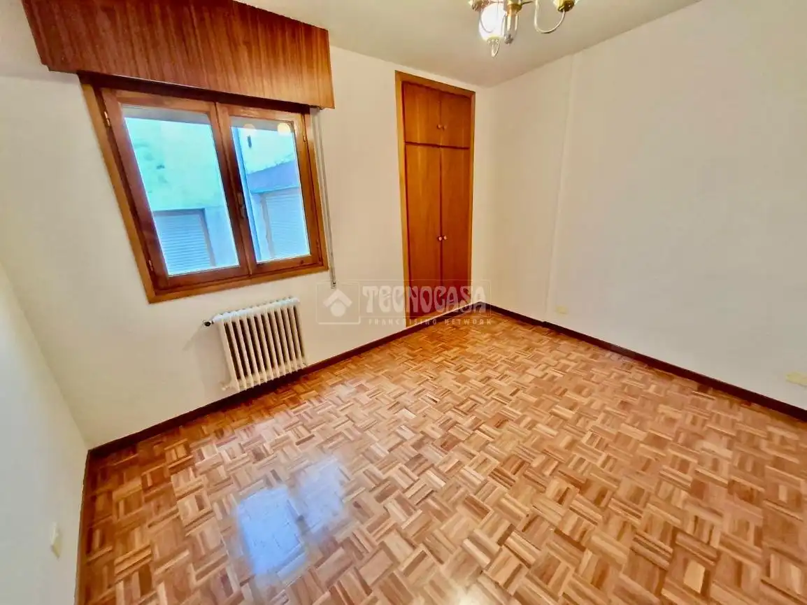 Habitación de Piso en venta en Ávila con Calefacción