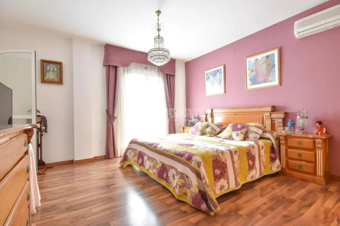 Habitación de Casa o chalet en venta en Alhaurín de la Torre con Aire acondicionado y Piscina