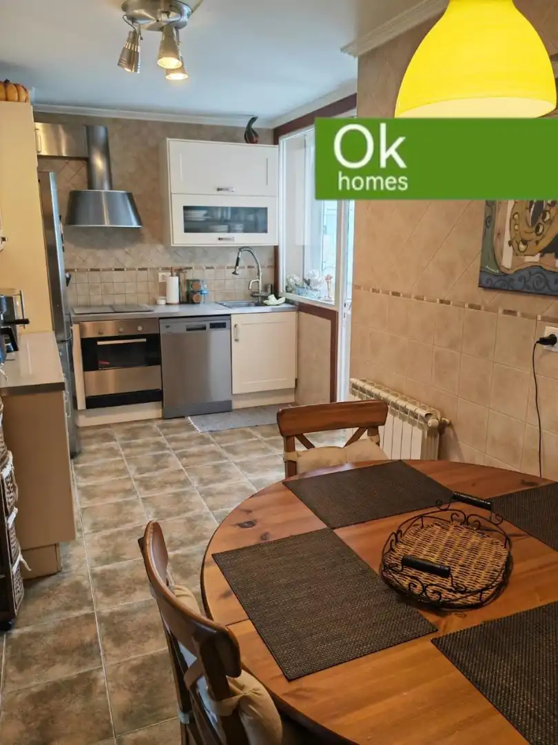 Cocina de Piso en venta en A Coruña Capital  con Calefacción, Amueblado y Horno